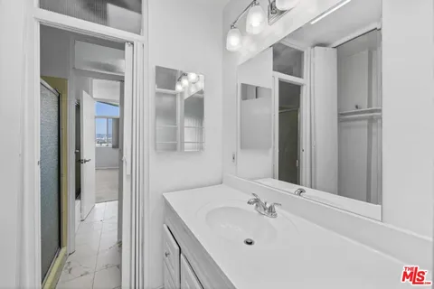 $799,000 | 4749 Don Ricardo Drive, Los Angeles, CA 90008