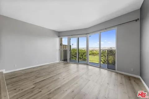 $799,000 | 4749 Don Ricardo Drive, Los Angeles, CA 90008