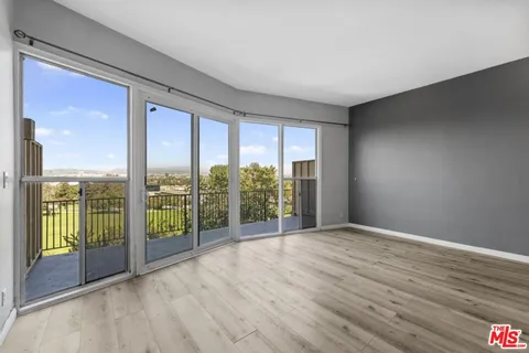 $799,000 | 4749 Don Ricardo Drive, Los Angeles, CA 90008