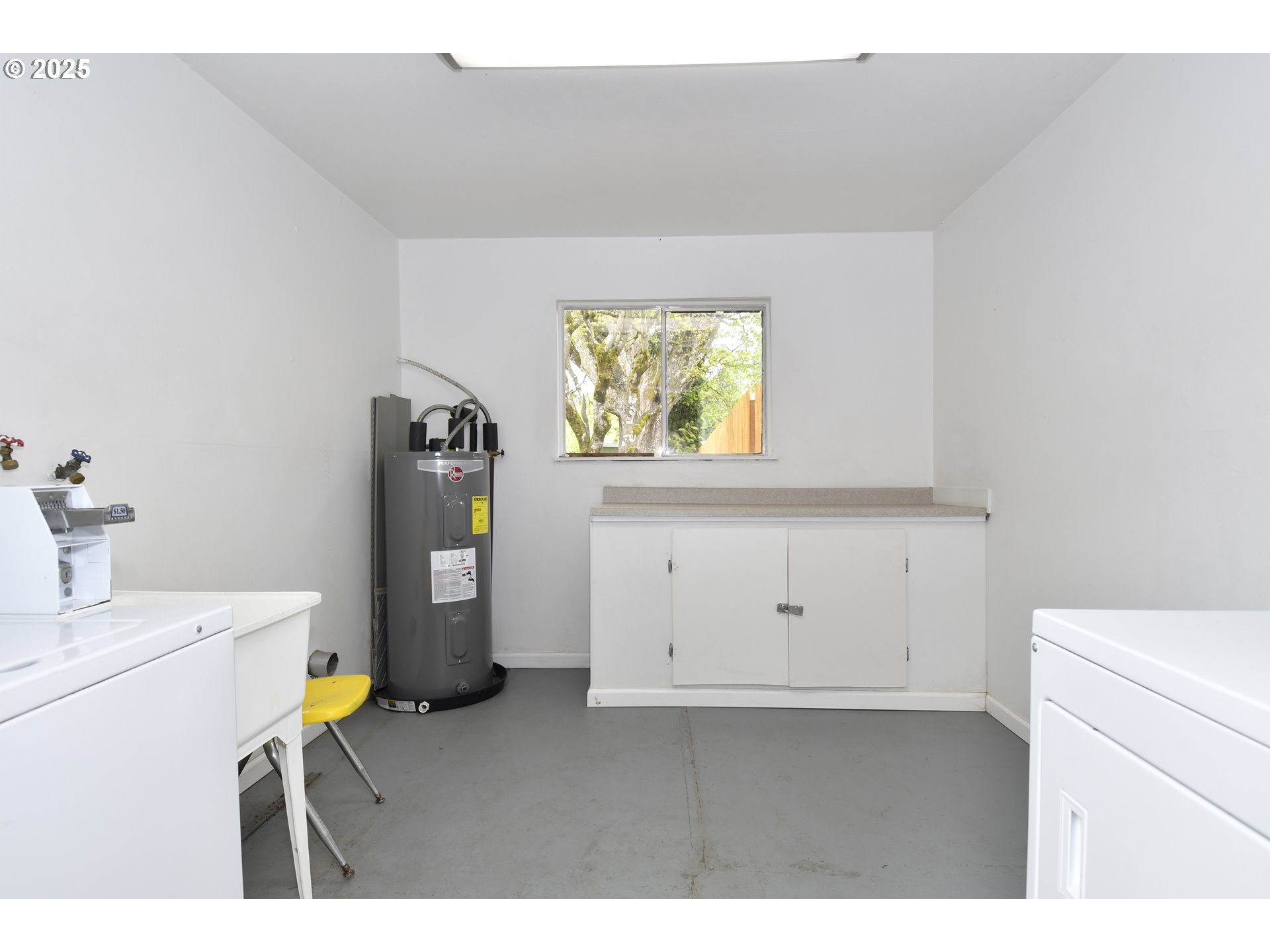 1126 South Jasper Street Cornelius, OR 97113 - Photo 7 of 47 a utility room with dryer and washer