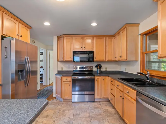 $605,000 | 17 Westward Drive, Burlington, VT 05408