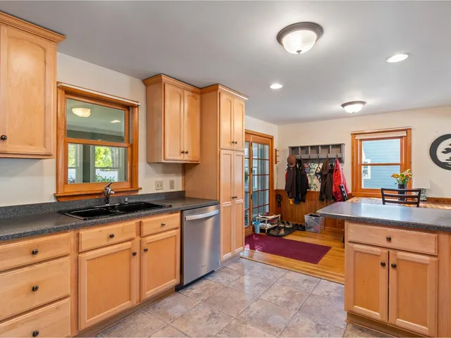 $605,000 | 17 Westward Drive, Burlington, VT 05408