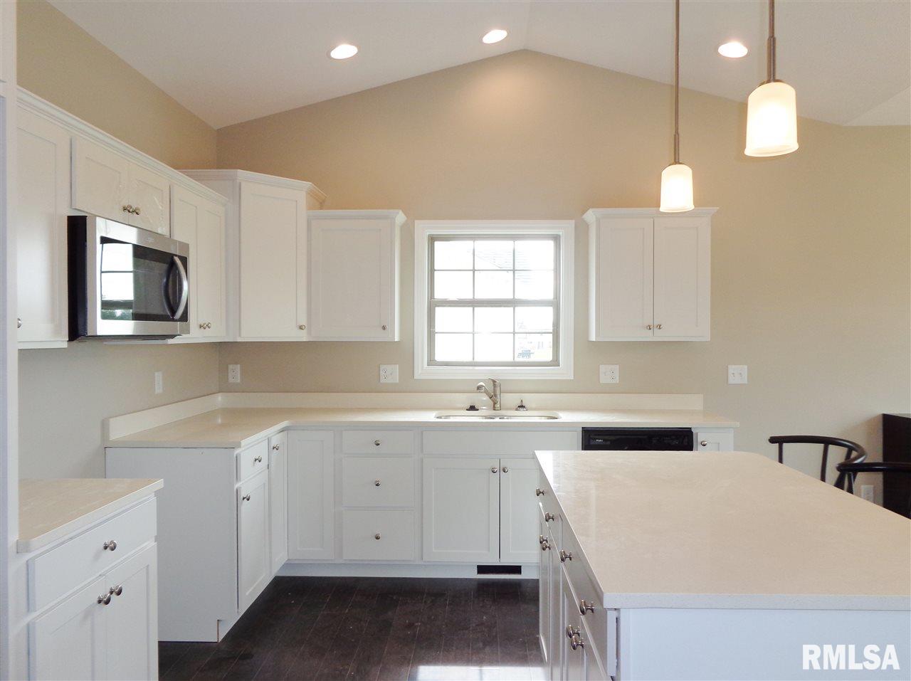734 Labrador Way Washington, IL 61571 - Photo 13 of 29 Gallery Image 13