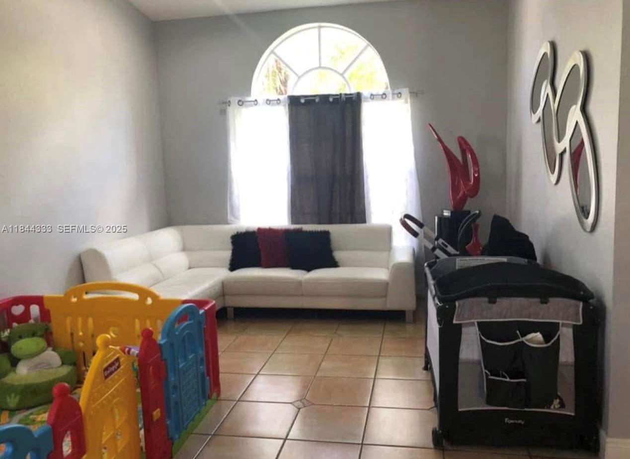 2802 Southwest 142nd Court Miami, FL 33175 - Photo 8 of 9
