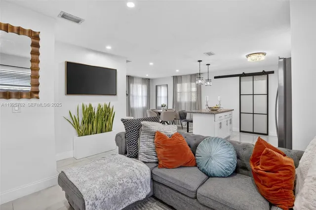 $457,500 | 2256 Simms Street, Hollywood, FL 33020