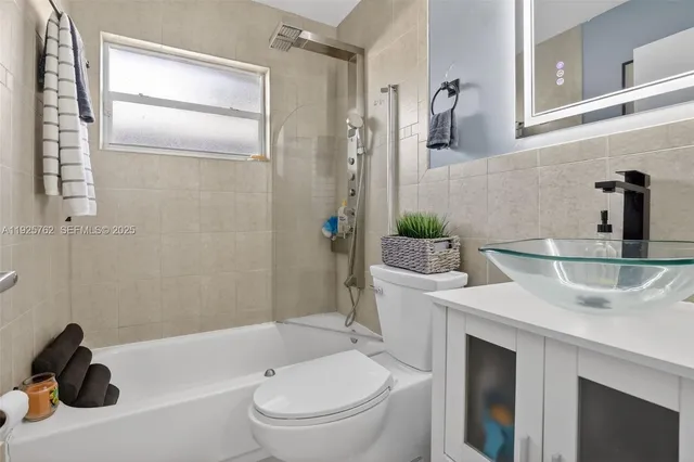 $457,500 | 2256 Simms Street, Hollywood, FL 33020