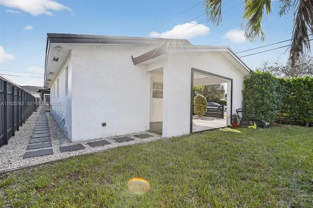$457,500 | 2256 Simms Street, Hollywood, FL 33020