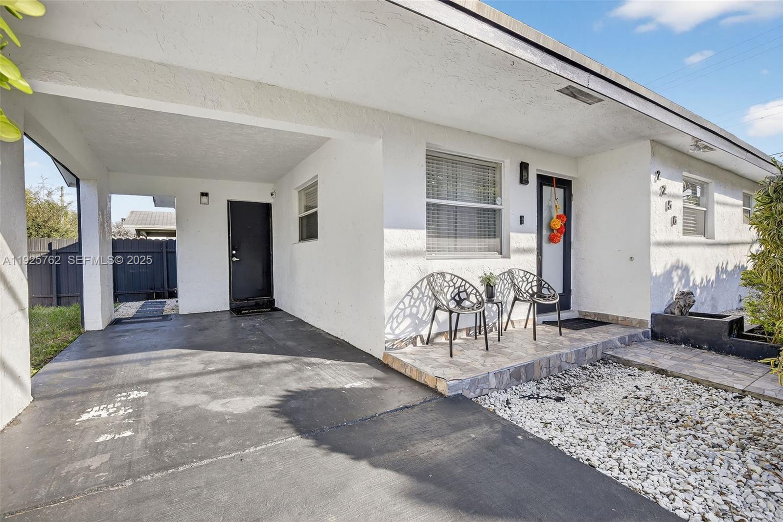 2256 Simms Street Hollywood, FL 33020 - Photo 3 of 28