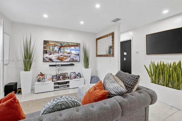 $457,500 | 2256 Simms Street, Hollywood, FL 33020