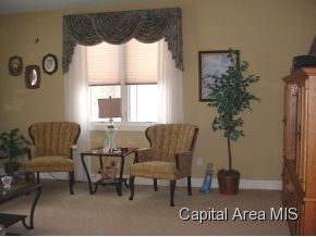 827 Longleaf Court Springfield, IL 62711 - Photo 3 of 15