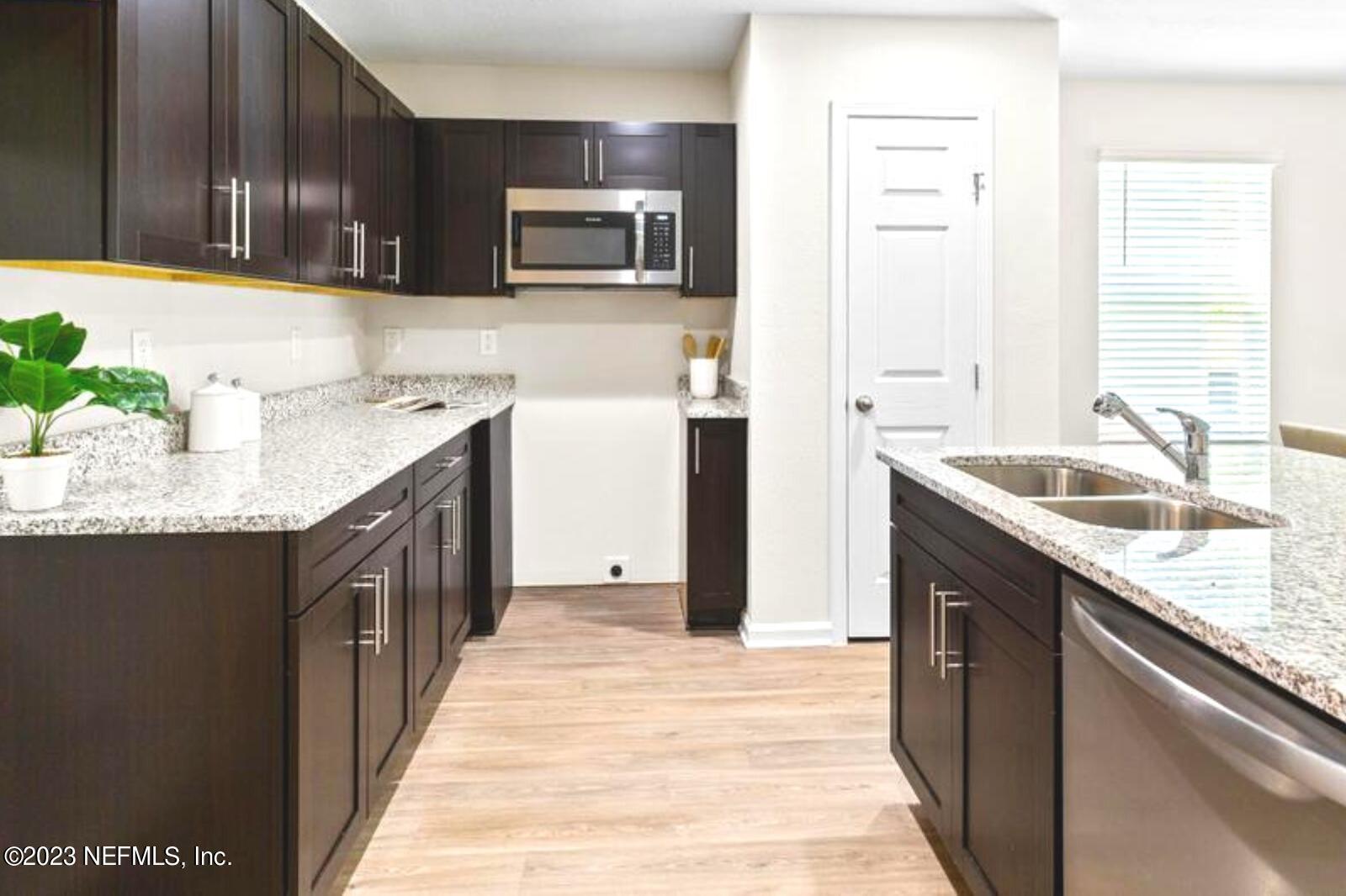 1296 Ellis Road South Jacksonville, FL 32205 - Photo 3 of 7 15