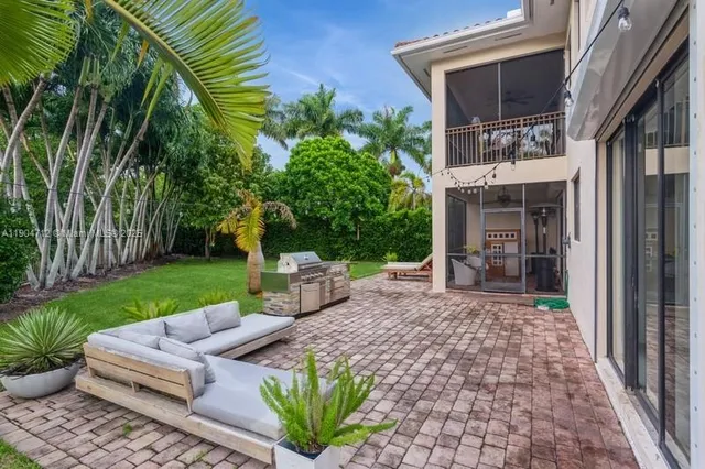 $1,050,000 | 18704 Southwest 76th Court, Cutler Bay, FL 33157