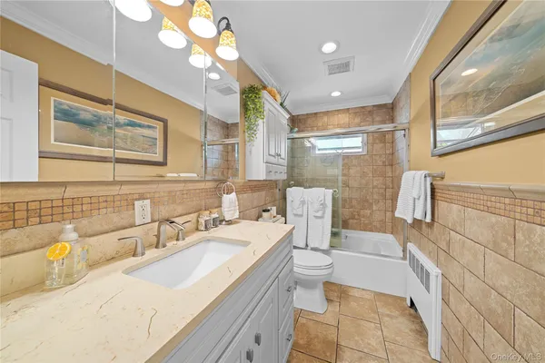 $859,000 | 261 North 6th Street, Bethpage, NY 11714