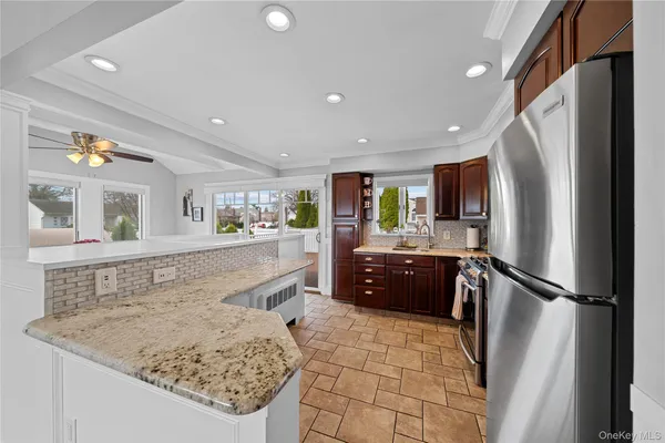 $859,000 | 261 North 6th Street, Bethpage, NY 11714