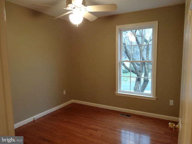 24413 Fossen Road Damascus, MD 20872 - Photo 19 of 30 Bedroom