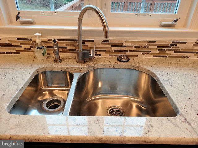 24413 Fossen Road Damascus, MD 20872 - Photo 10 of 30 Kitchen