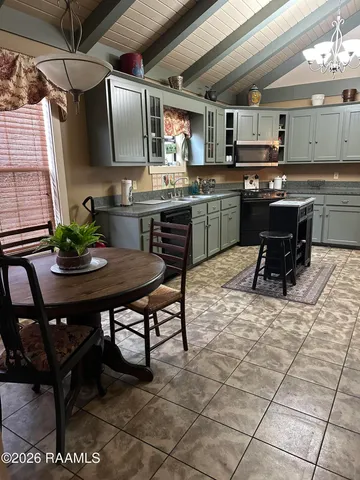 $1,500 | 209 A Rees Street, Breaux Bridge, LA 70517