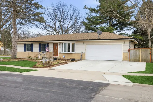 $345,000 | 201 West Streamwood Boulevard, Streamwood, IL 60107