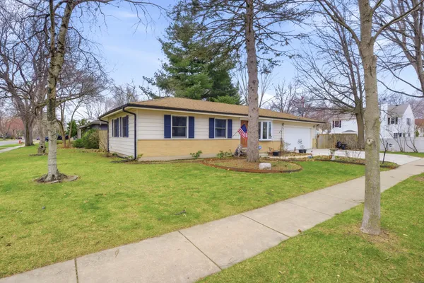 $345,000 | 201 West Streamwood Boulevard, Streamwood, IL 60107