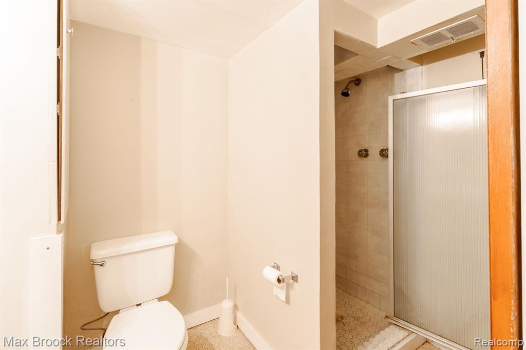 2300 Devonshire Road Bloomfield Hills, MI 48302 - Photo 12 of 15