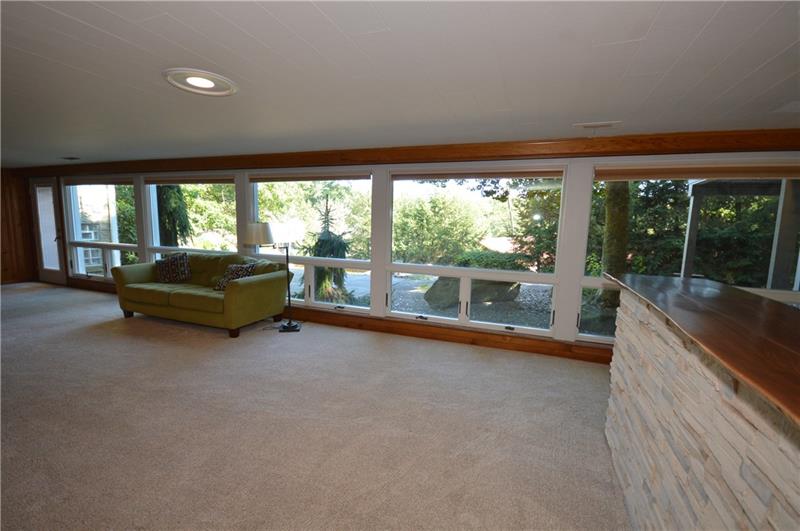 807 Valleyview Road Pittsburgh, PA 15243 - Photo 11 of 25 Wow! So much space and amazing updates!