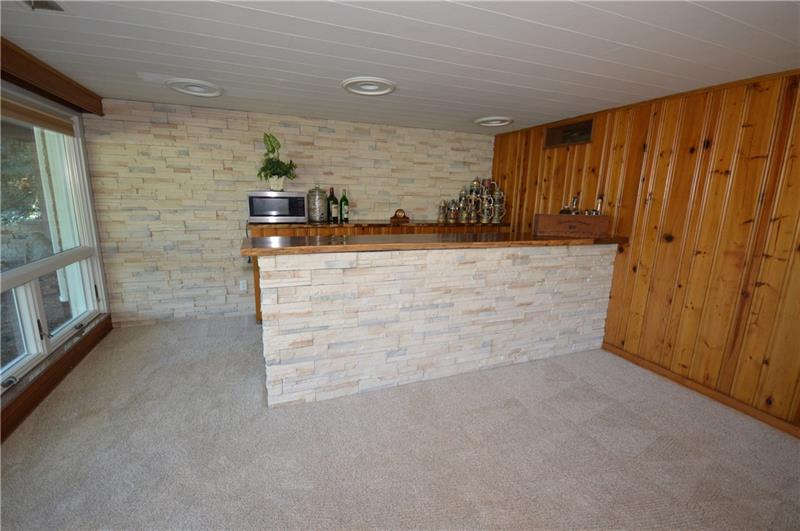 807 Valleyview Road Pittsburgh, PA 15243 - Photo 13 of 25 Gallery Image 13
