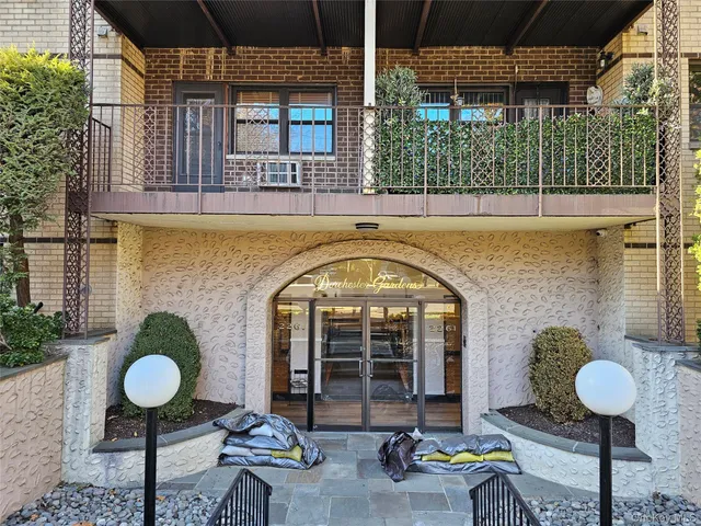 $2,625 | 2261 Palmer Avenue, Unit 3C, New Rochelle, NY 10801