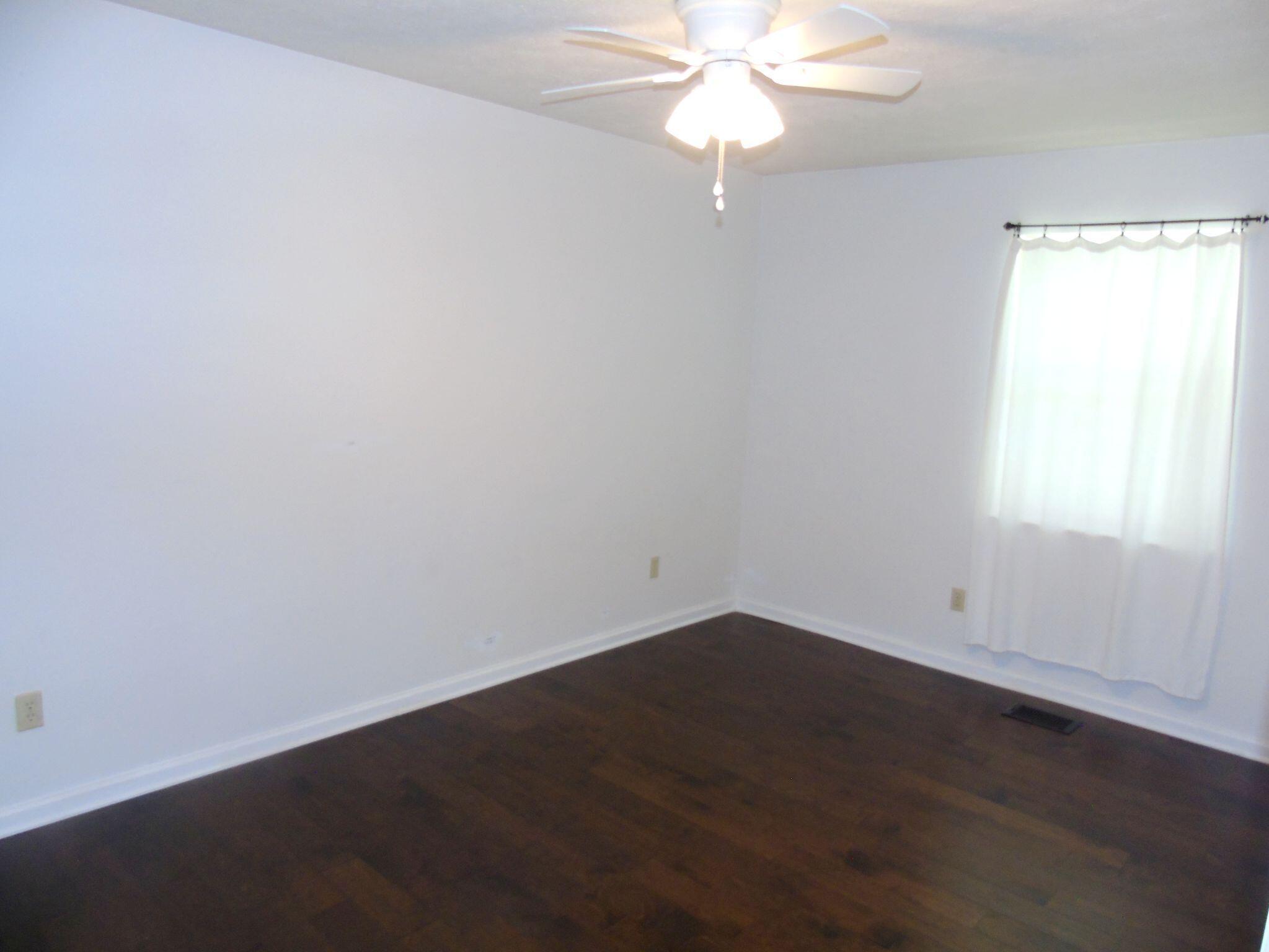 155 Spring Valley Lane Ringgold, GA 30736 - Photo 12 of 32 Front corner bedroom