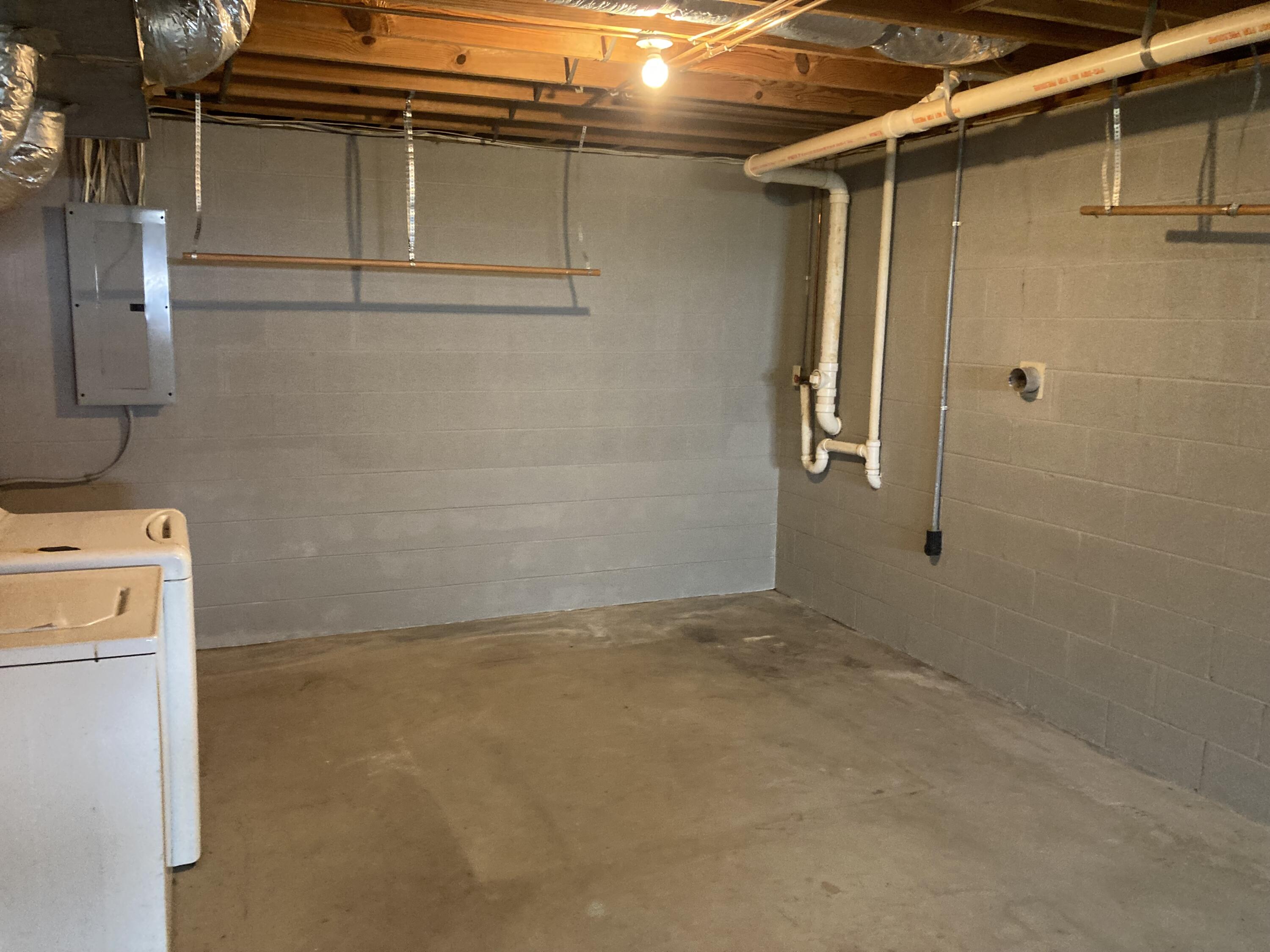 155 Spring Valley Lane Ringgold, GA 30736 - Photo 31 of 32 Utility connections for washer & dryer.