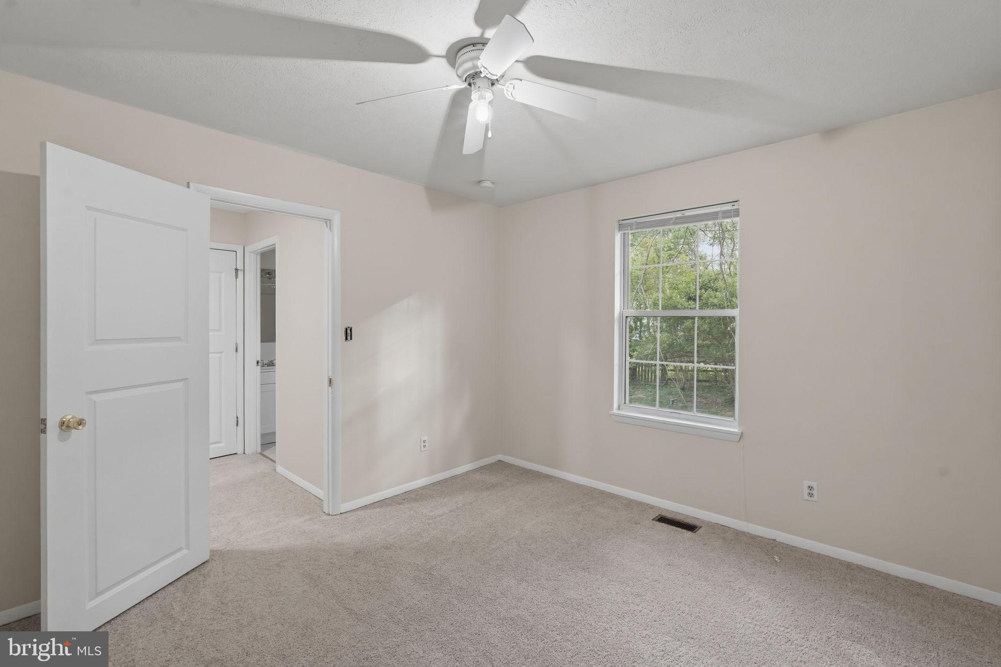 518 Maple Way Lusby, MD 20657 - Photo 10 of 24