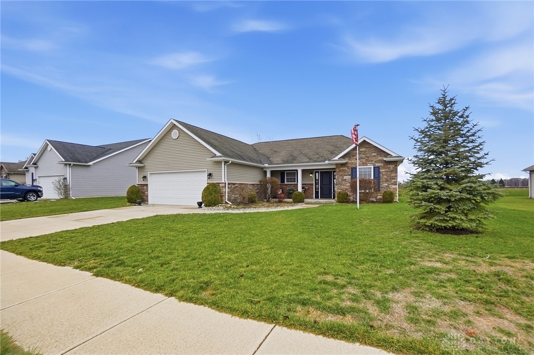828 Governors Road Troy, OH 45373 - Photo 2 of 27 Gallery Image 2