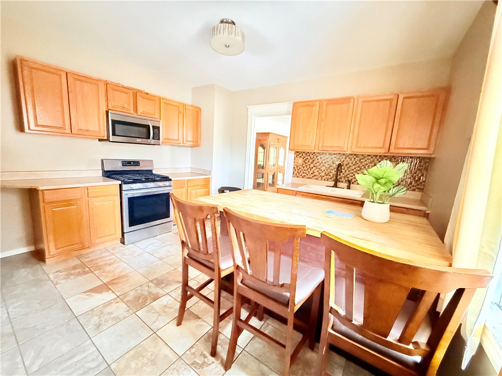 948 Monroe Avenue Rochester, NY 14620 - Photo 8 of 18