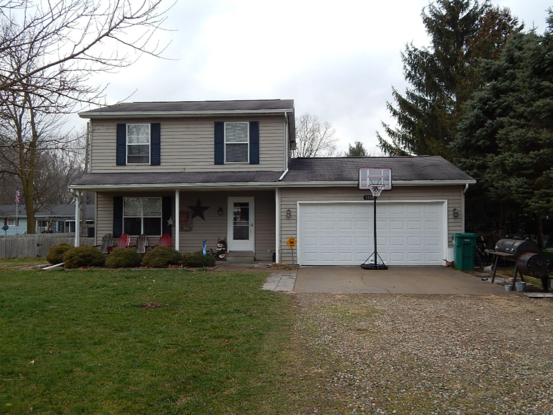1118 Krum Avenue Three Rivers, MI 49093 - Photo 2 of 16 straight front