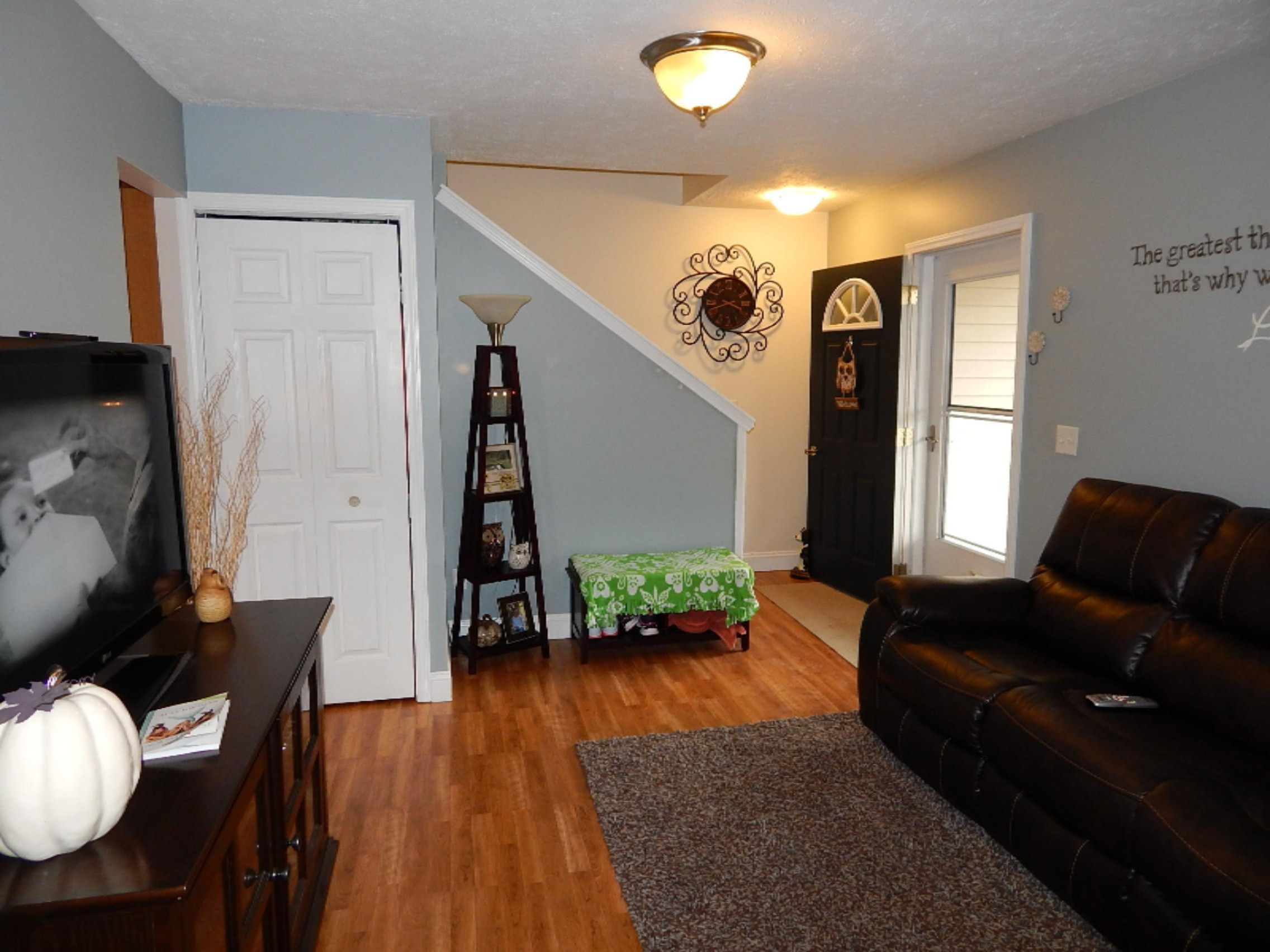 1118 Krum Avenue Three Rivers, MI 49093 - Photo 4 of 16 staircase