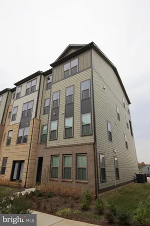 $635,000 | 45942 Raven Terrace, Sterling, VA 20165