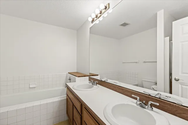 $197,900 | 3551 Blue Jay Way, Unit 201, Eagan, MN 55123