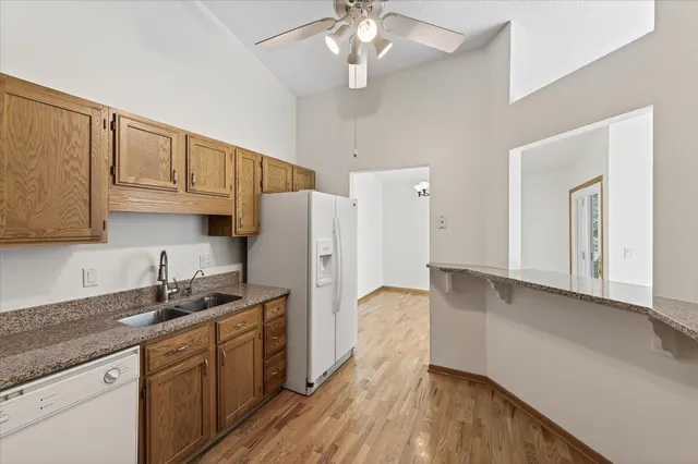 $197,900 | 3551 Blue Jay Way, Unit 201, Eagan, MN 55123