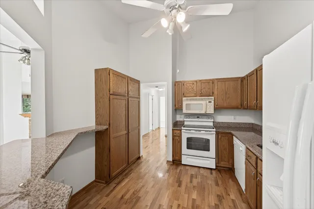 $197,900 | 3551 Blue Jay Way, Unit 201, Eagan, MN 55123