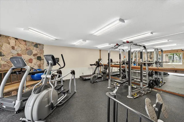 $197,900 | 3551 Blue Jay Way, Unit 201, Eagan, MN 55123