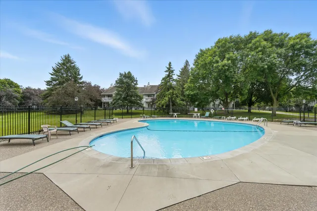 $197,900 | 3551 Blue Jay Way, Unit 201, Eagan, MN 55123