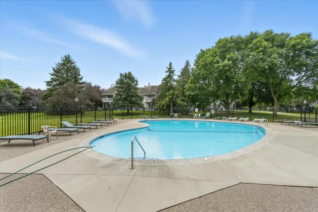 $197,900 | 3551 Blue Jay Way, Unit 201, Eagan, MN 55123