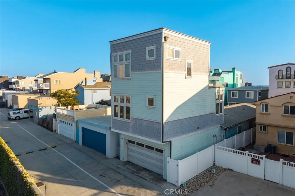 55 Surfside Avenue Surfside, CA 92649 - Photo 39 of 51
