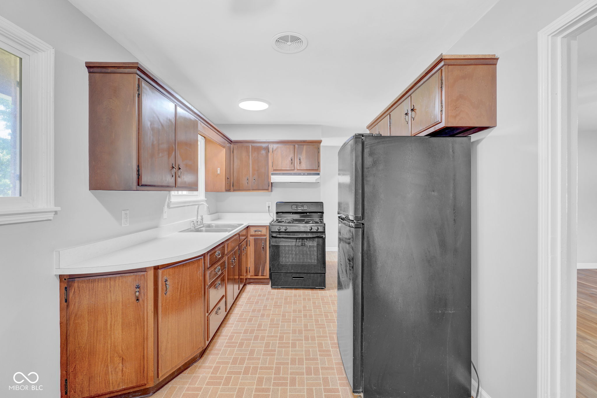 2019 19th Street Columbus, IN 47201 - Photo 6 of 22