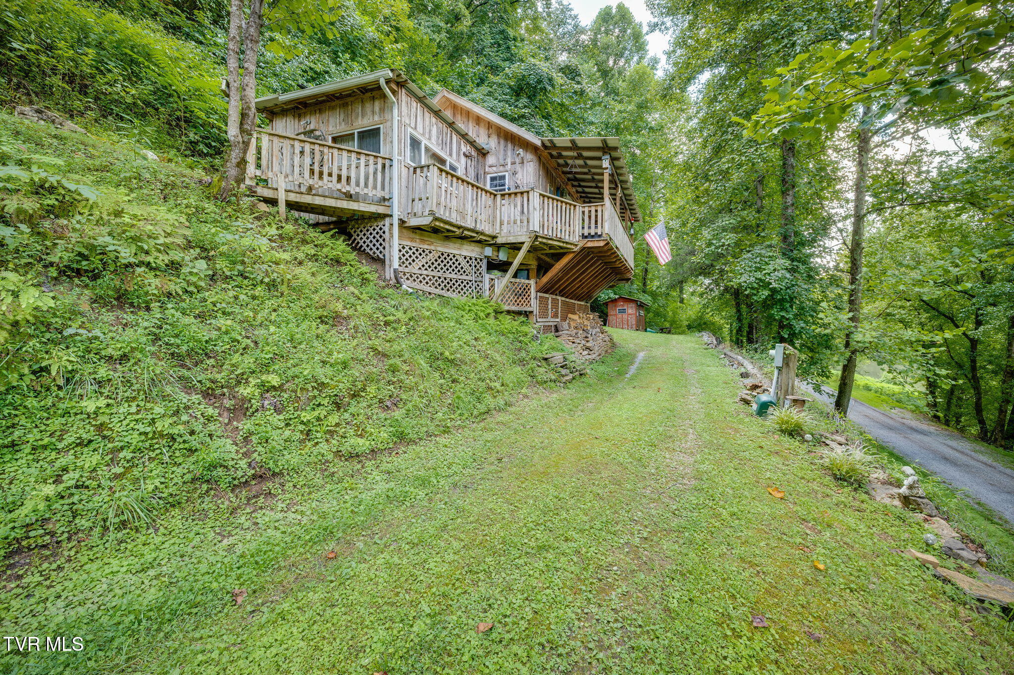 2453 Waters Edge Road Duffield, VA 24244 - Photo 18 of 27 018