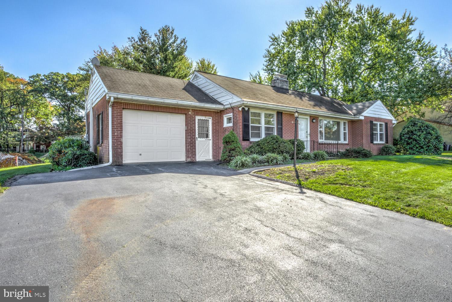 1010 Bluegrass Road Lancaster, PA 17601 - Photo 4 of 29 Gallery Image 4