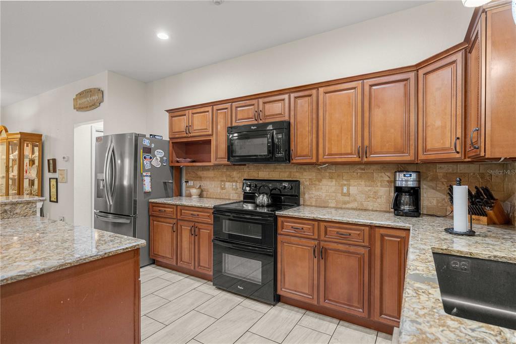 2250 Southeast 157th Lane Road Summerfield, FL 34491 - Photo 10 of 42