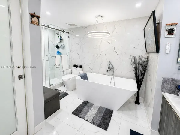 $3,300 | 2370 Northeast 135th Street, Unit 405, North Miami, FL 33181