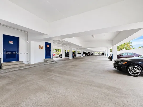 $3,300 | 2370 Northeast 135th Street, Unit 405, North Miami, FL 33181