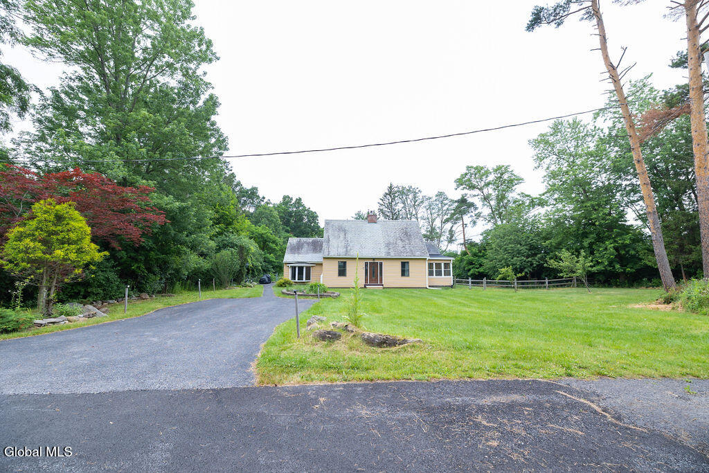 859 Putnam Road Rotterdam, NY 12306 - Photo 2 of 90 0S4A6847