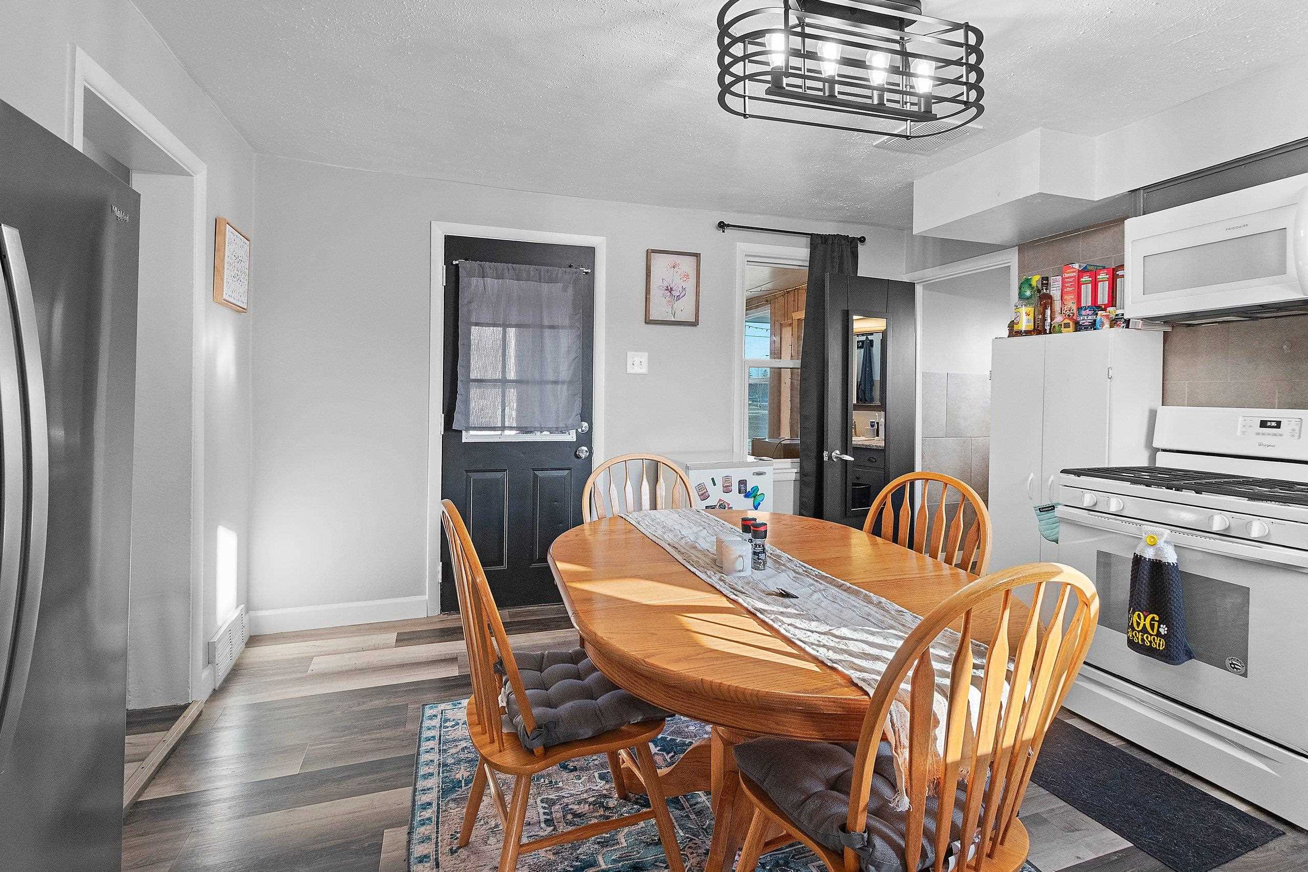 1419 Fox Street Oshkosh, WI 54902 - Photo 2 of 44